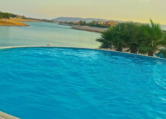 Artsy 1 Bedroom Apt/ Free Pool & Lagoon Access @elgouna